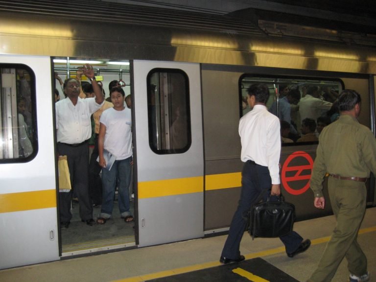 Delhi Metro | Train runs with open door open between three stations