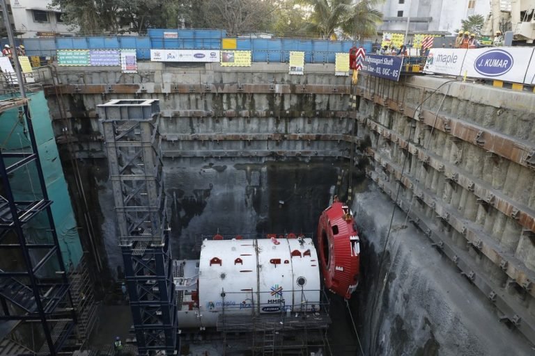 Pics | Cutter head of Godavari -1 lowered at Vidya Nagari in Mumbai Metro 3 Project