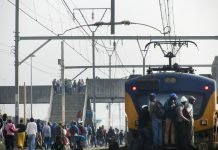 Metrorail own statistics show that very few Cape Town trains operate on time