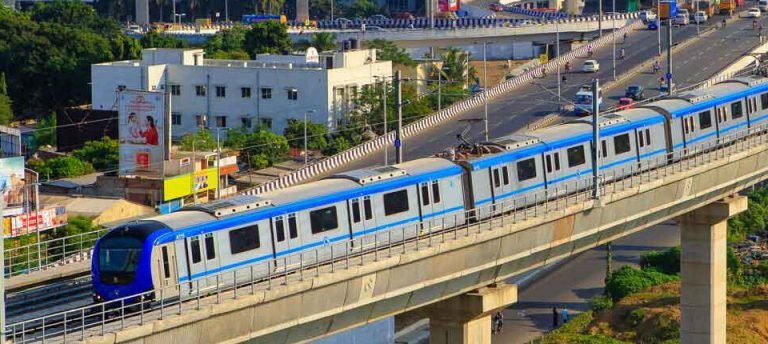 Chennai Metro | Commuters face problems to cross the GST road near the Alandur Metro train station