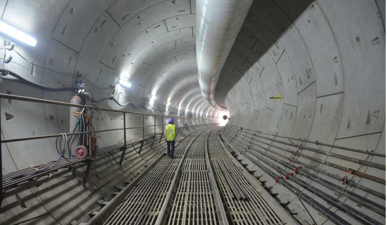 Delhi Metro | Commuters expect improved mobile connectivity in underground corridors