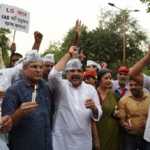 LG aap protester