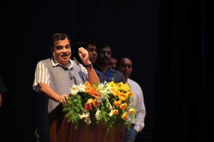 Cabinet Minister Nitin Gadkari at MoU signing event