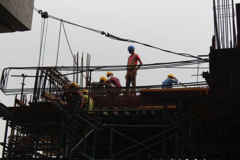 Lucknow Metro | LMRC to complete special cantilever span over Gomti River by September