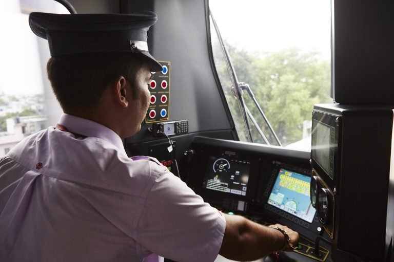 Alstom bags Rs. 700 cr contracts from Mumbai and  Pune metros