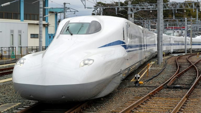 Japan unveils 1st battery-powered bullet train