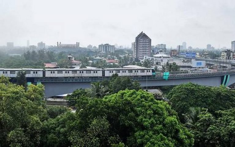 KMRL begins trial run to Thykoodam