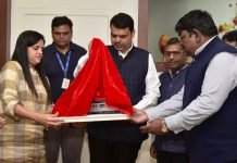 CM Fadnavis unveils the rolling stock model for Mumbai Metro Line 3 CM Devendra Fadnavis unveiled model of rolling stock for Mumbai Metro Line 3 at Mumbai. Metro line 3 will be called Aqua line