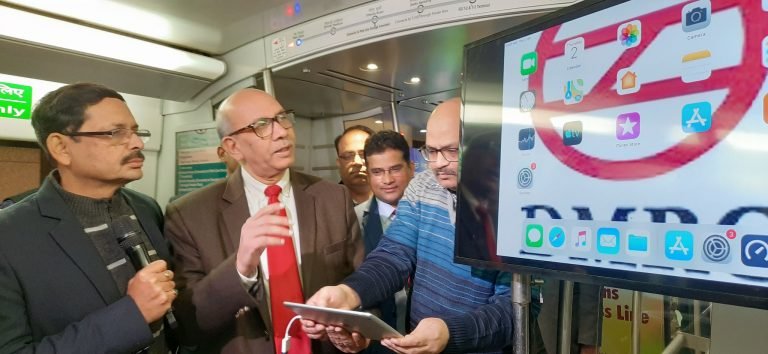 Delhi Metro Launches Free High Speed Wi-Fi facility on Airport Express Line
