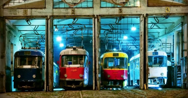 Mumbai metro to suffer a loss of Rs Rs 200 crores due to the controversial car shed shifting from Aarey Colony