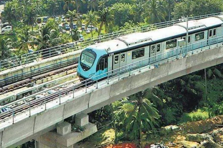 Thykoodam-Petta Metro stretch safety inspection postpones by CMRS Thykoodam-Petta Metro stretch safety inspection postpones by CMRS