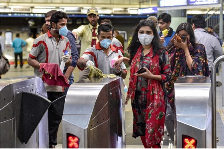 Delhi Metro decided to mandate mask and Aarogya Setu pass