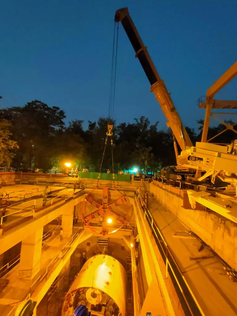 DMRC Starts Lowering of Delhi Metro Phase 4’s first TBM DMRC Starts Lowering of Delhi Metro Phase 4’s first TBM