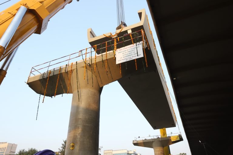 DMRC Phase 4’s First U-Girder Erected On The Janakpuri West – R.K Ashram Marg Corridor