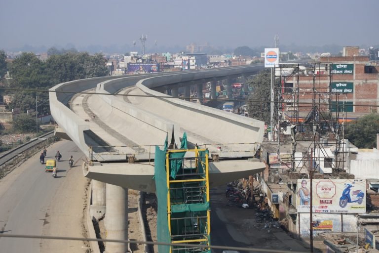 UP Metro Hits Double Century of U-Girder Erection In Just 130 DAYS; 2.5 KMs Base Ready For Track Laying