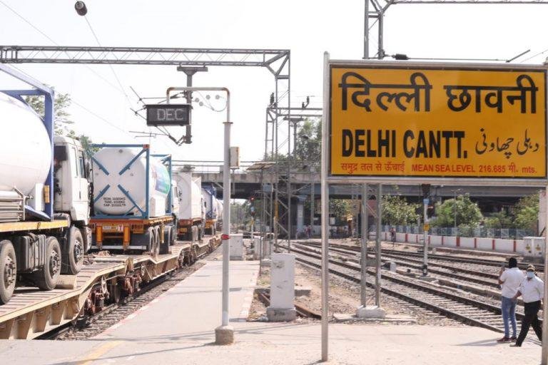 Indian Railways delivers more than 11030 MT oxygen to various States battling corona crises