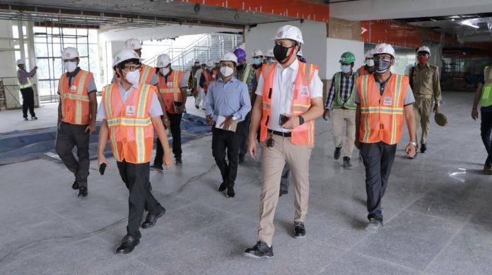 Kanpur Divisional Commissioner Shri Raj Shekhar inspected the construction works of the Kanpur Metro Project along with the higher authorities of Uttar Pradesh Metro Rail Corporation Ltd. (UPMRC) and he has not only expressed satisfaction over the progress but also the quality of work