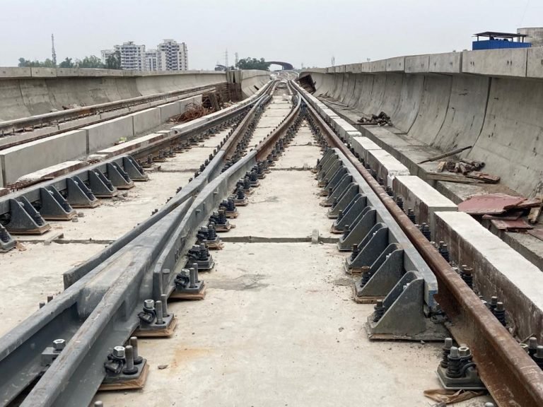 Track laying work completed from IIT to Kalyanpur station of Kanpur Metro