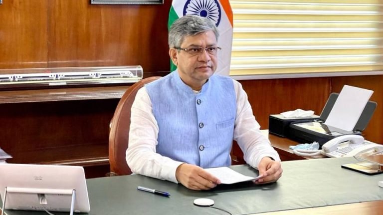 484 Railways projects worth Rs. 7.53 lakh cr in  implementation stages across India