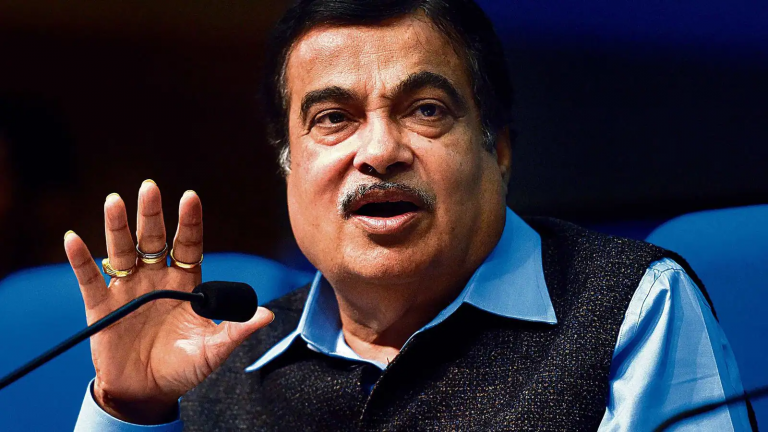 Union Minister of Transportation asks CM to submit a plan for Metro Rail