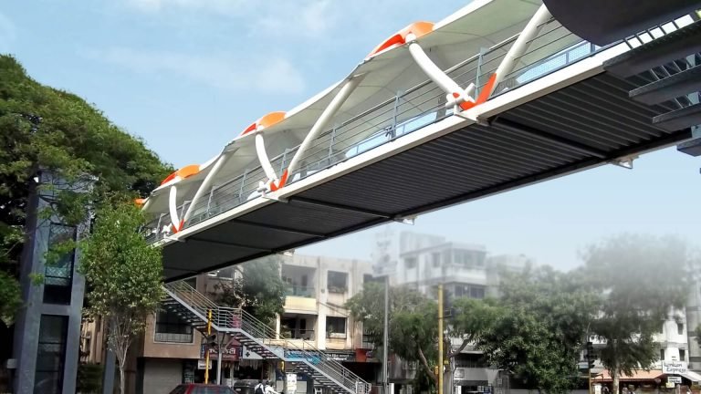 BMRCL to launch FOBs at three metro stations