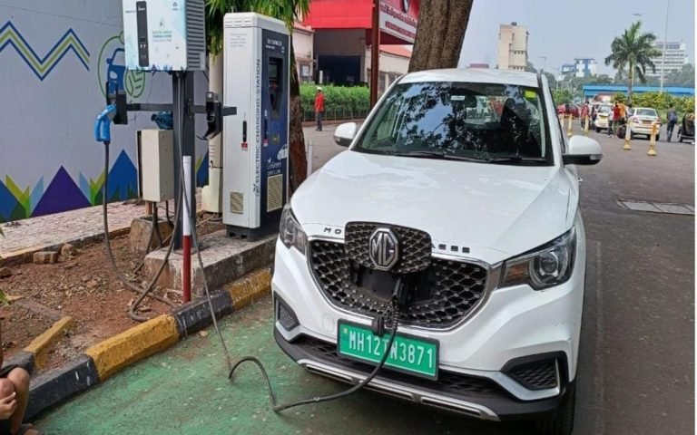 Central Railway set up EV charging facilities at Important stations in Mumbai divisions 