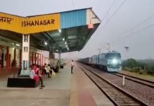 First electric train runs on newly electrified Khajuraho-Udaipura section First electric train runs on newly electrified Khajuraho-Udaipura section