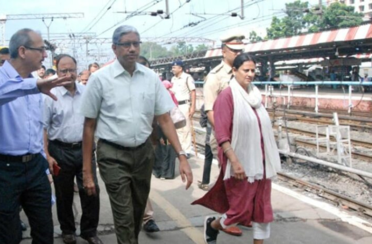 General Manager Central Railway inspected Pune Railway Station and Reviewed the Developmental Works