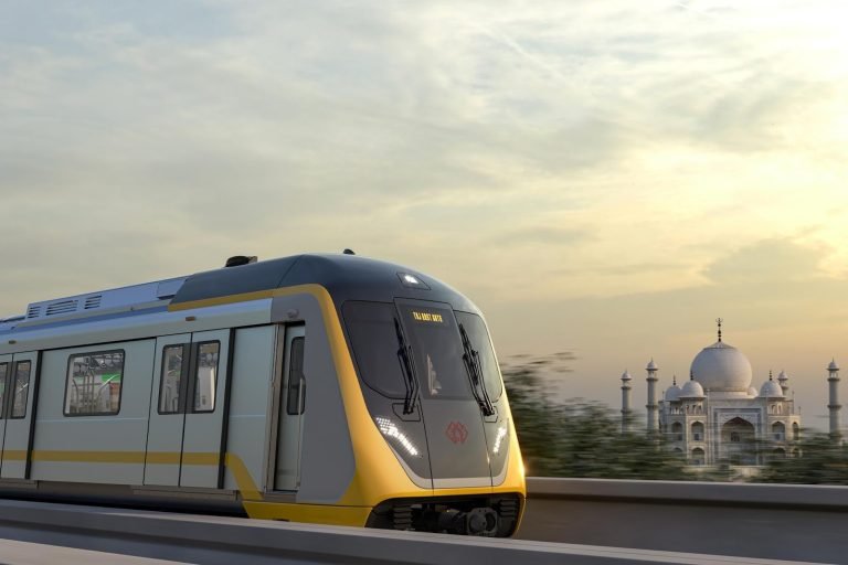 Work going in full swing for Metro in City of TajMahal