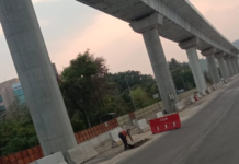 Pune Metro Line 3 Begins Removal of Barricades, Easing Baner-Balewadi Traffic Pune Metro Line 3 removing barricades from metro corridors.