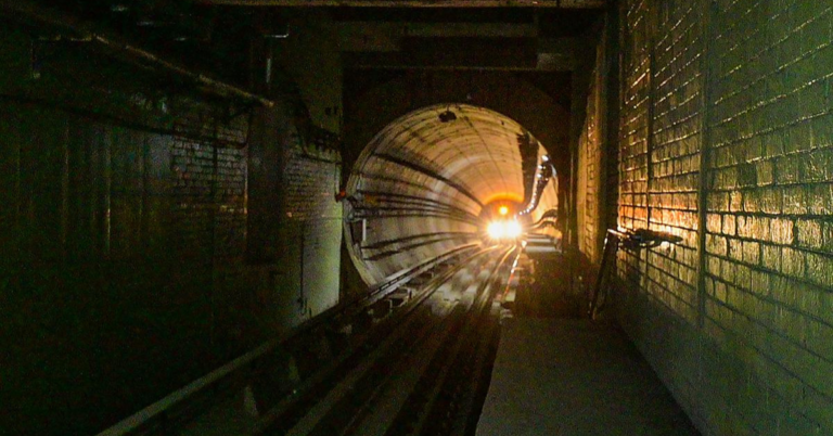 CMRS Inspection of the Howrah-Esplanade Stretech of Kolkata Metro Suspended Midway 