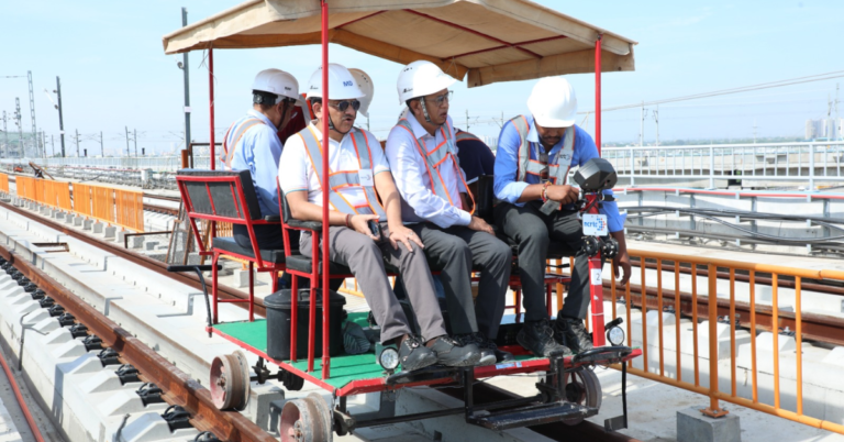 RAPIDX: Shri Vinay Kumar Singh Inspectes Construction Works of Duhai to Meerut South Section