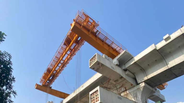 Pune Metro Line 3 Update: First Overhead L-Girder Lifted at Balewadi Stadium