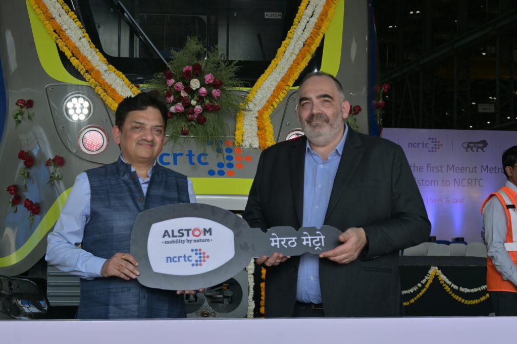 Shri Vinay Kumar Singh MD NCRTC and Mr. Olivier Loison MD Alstom India at the ceremonial key handover of the first Meerut Metro trainset