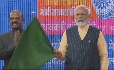 Honble PM Narendra Modi virtually flagged off the priority corridor of Agra Metro 1