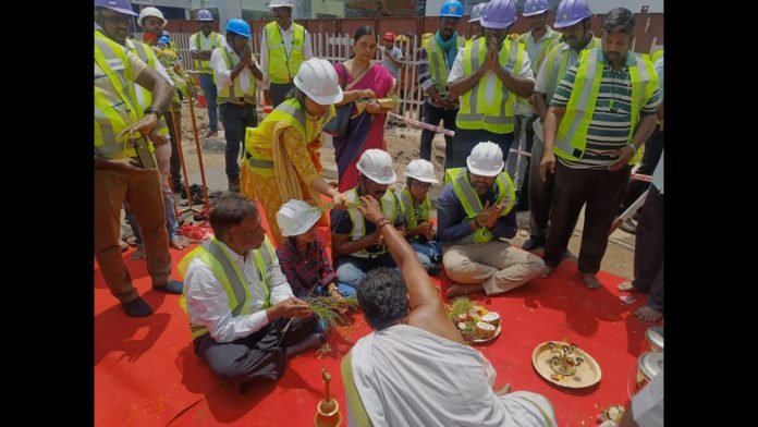 Pooja at Thousand lights metro crossover