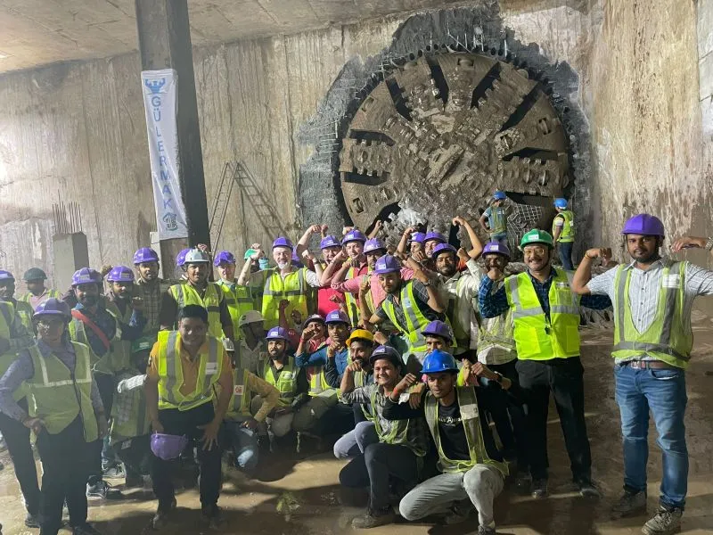 surat metro braekthrough 3