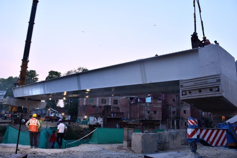 Steel Span Erected in the ramp area linking Priority Section to Balance Section of Kanpur Metro Corridor-1