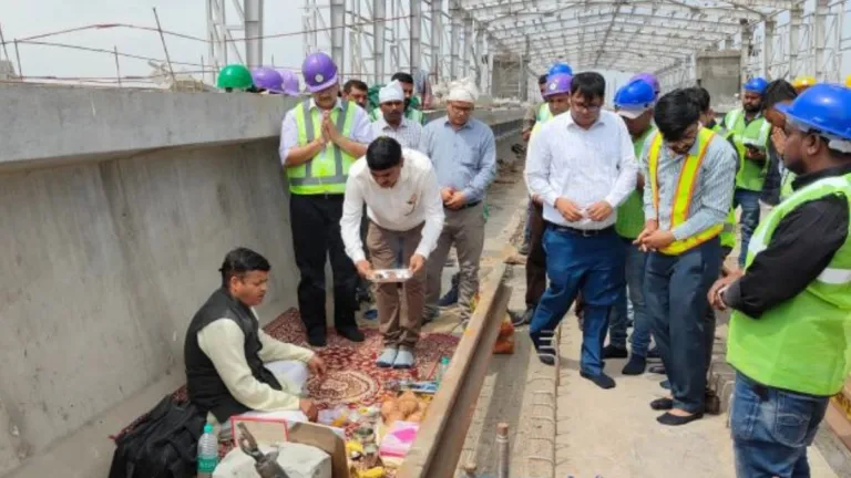 Delhi Metro Extension: Texmaco Rail Begins Track Deployment for Magenta Line