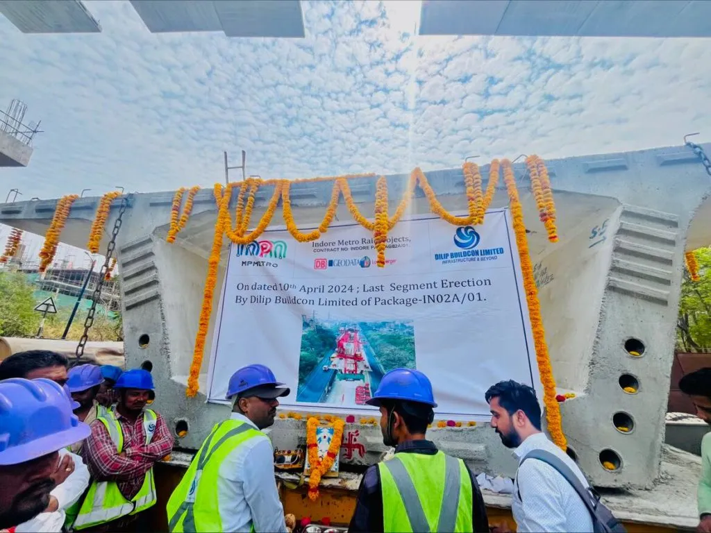 DBL Erects Final Precast Segments for Package IN-02A/01 2 indore metro amitS