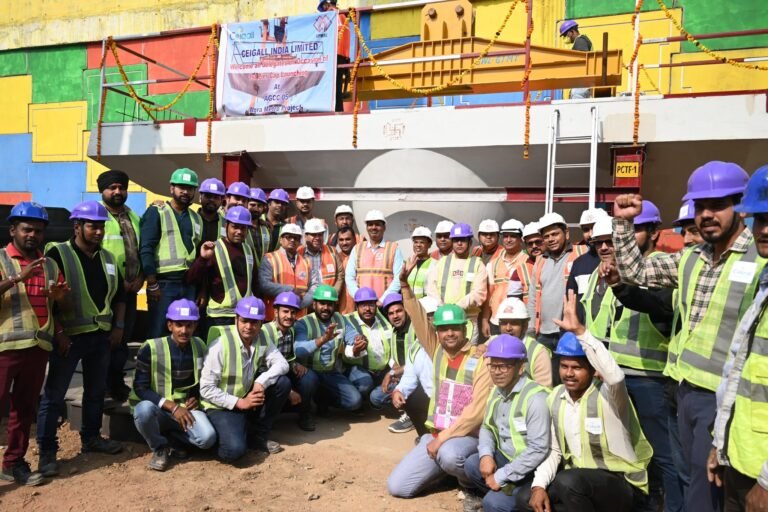 Agra Metro Advances with Placement Of First Pier Cap In ISBT-Sikandra Section of Line 1