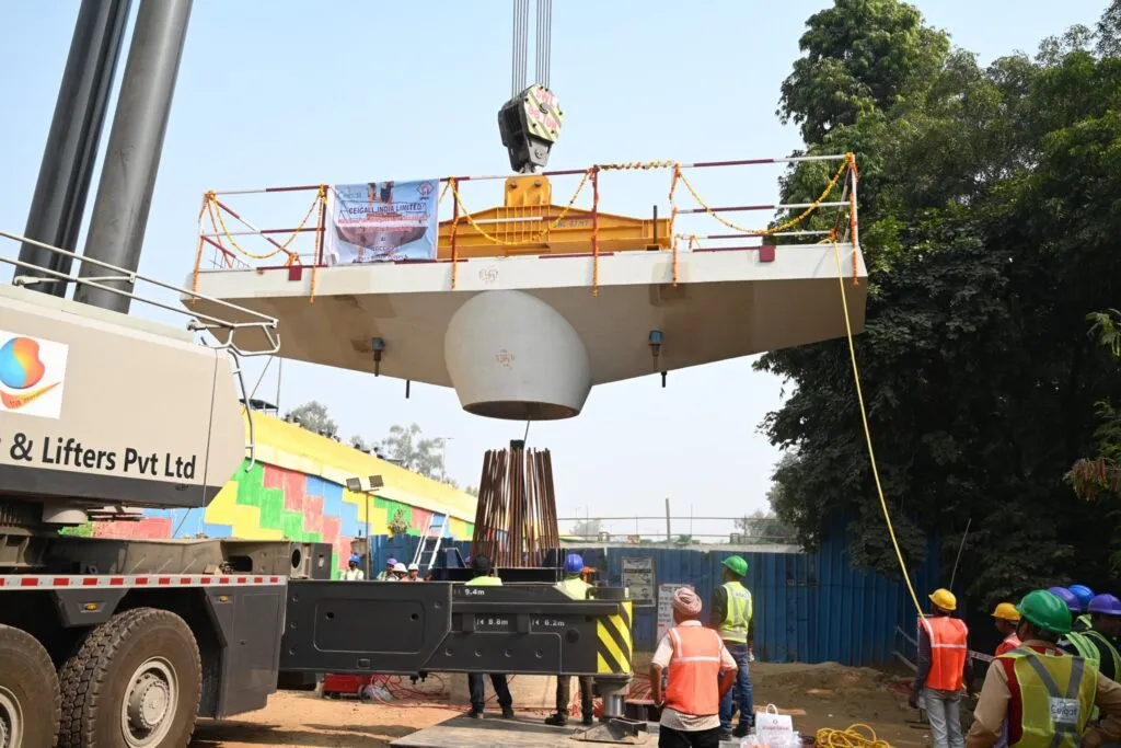 Agra Metro Advances with Placement Of First Pier Cap In ISBT-Sikandra Section of Line 1 2 pier cap