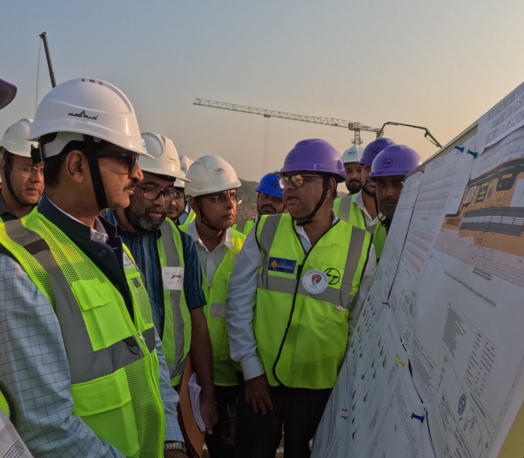 Sh Vivek Kumar Gupta MDNHSRCL inspected construction sites in Palghar on 6th Jan 2025 5