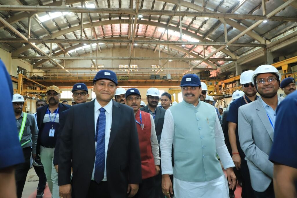 Madhya Pradesh CM Flags off BEML’s 2,100th Metro Coach in Bengaluru 3 1747223210451