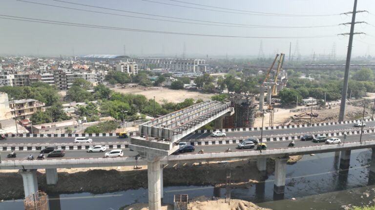 NCRTC Install Steel Span on Barapullah Flyover to Connect Sarai Kale Khan Station with Jangpura Stabling Yard