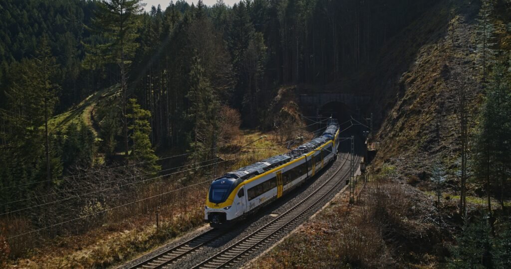 Battery-Powered Trains: A Step Towards Decarbonising Rail Transit 1 Mireo Plus B Ortenau 4