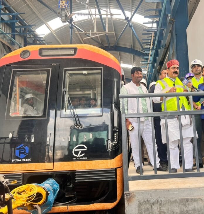 Minister of UDHD Inspects Patna Metro
