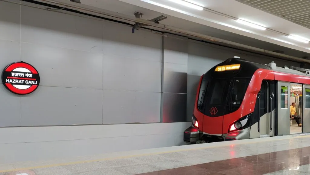 Hazrat Ganj metro station