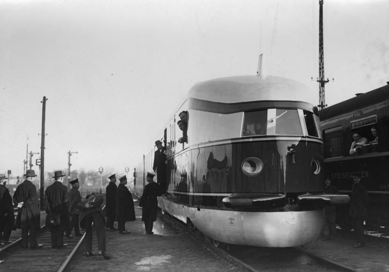 Evolving High-Speed Rail: The Maglev and Hyperloop Era 1 Bundesarchiv Bild 102 14151 Fli