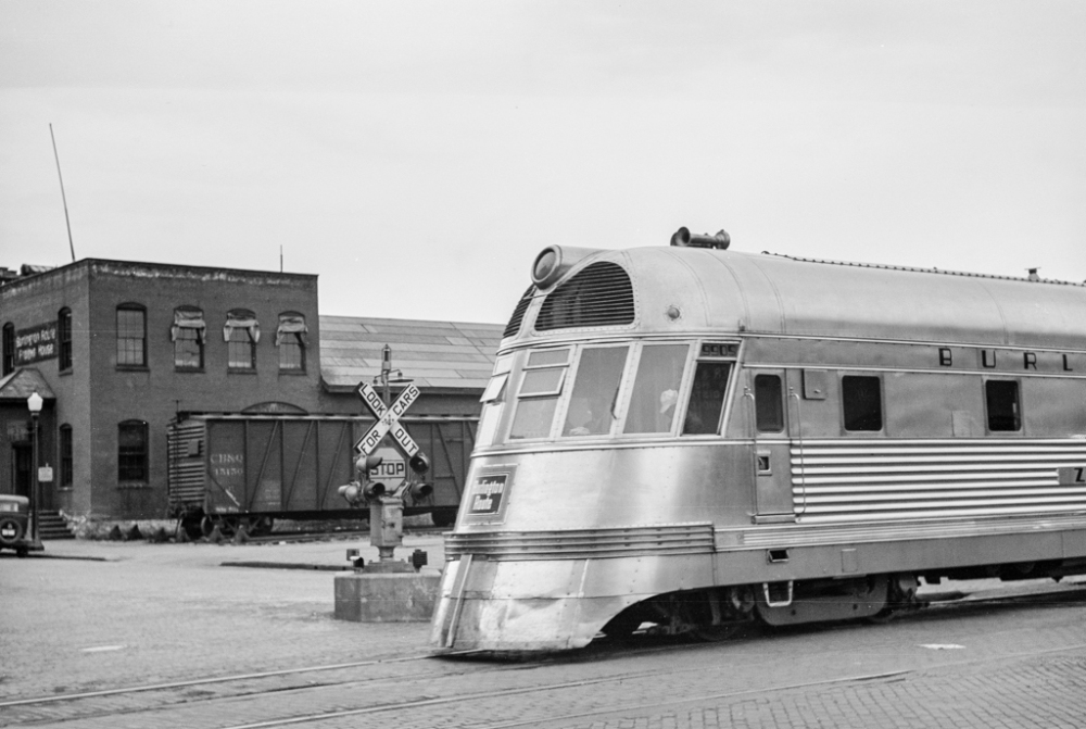 Evolving High-Speed Rail: The Maglev and Hyperloop Era 2 streamlined train la crosse wisc